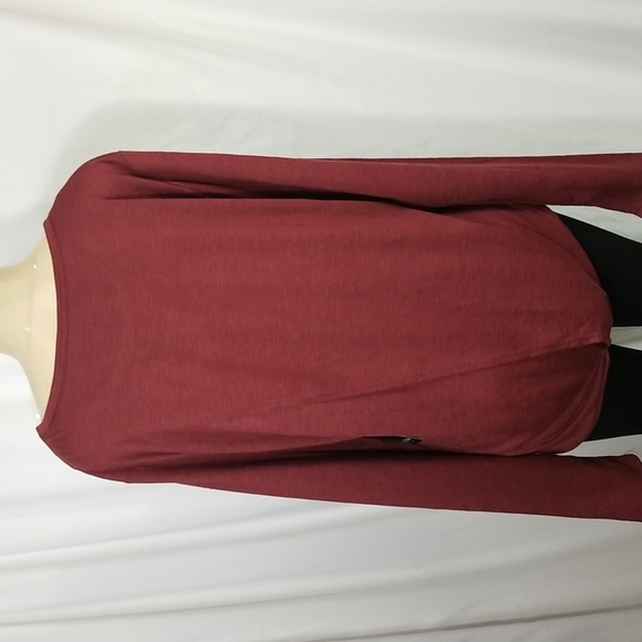 ASKYA LS XL TOP WITH OPEN SLIT BACK OR TIE IN BURGUNDY - Picture 4 of 8